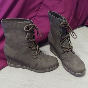 Sonoma Adelia Wedge bootie